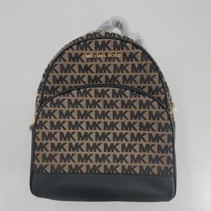 ๐๏ธ MICHAEL Michael Kors Abbey Logo Backpack